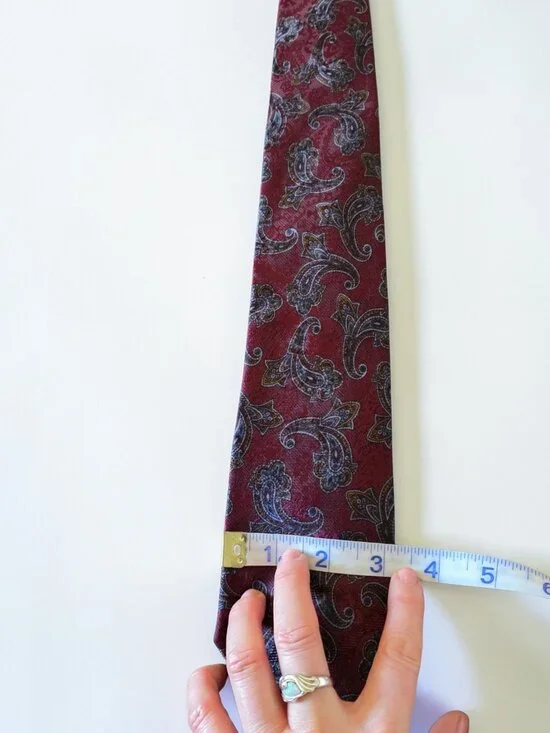 Neiman Marcus Italian Silk Tie Red Paisley Handmade Luxury Classic 3.5" - Picture 8 of 12